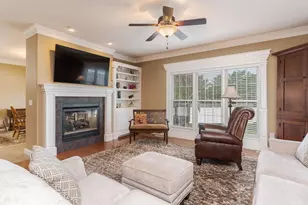 2030 Escalade Rd, Bloomington, IL 61705 - Photo 10