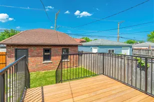 7137 N Francisco Ave, Chicago, IL 60645 - Photo 8