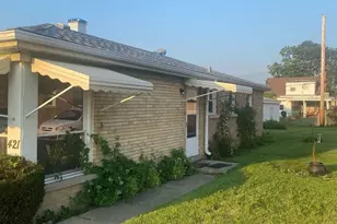 421 Hyde Park Ave, Hillside, IL 60162 - Photo 2