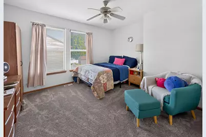 909 Walnut Drive, Kirkland, IL 60146 - Photo 28