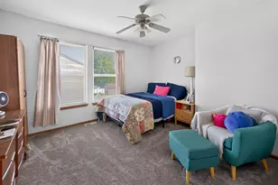 909 Walnut Dr, Kirkland, IL 60146 - Photo 28