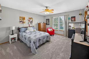 909 Walnut Dr, Kirkland, IL 60146 - Photo 16