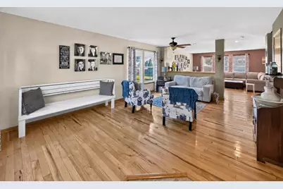 909 Walnut Drive, Kirkland, IL 60146 - Photo 4