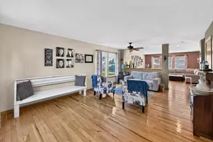 909 Walnut Dr, Kirkland, IL 60146 - Photo 4