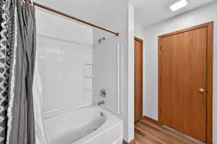 909 Walnut Dr, Kirkland, IL 60146 - Photo 24