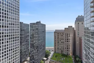 247 E Chestnut St, Chicago, IL 60611 - Photo 22