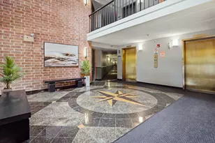 75 Kristin Cir, Schaumburg, IL 60195 - Photo 4