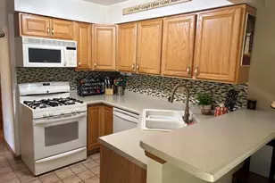 1349 Queensgreen Cir, Naperville, IL 60563 - Photo 8