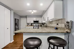 1863 Tamahawk Ln, Naperville, IL 60564 - Photo 2