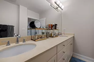 2811 N Bell Ave, Chicago, IL 60618 - Photo 24