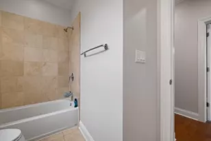 2811 N Bell Ave, Chicago, IL 60618 - Photo 26