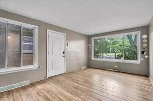 9302 S Rhodes Ave, Chicago, IL 60619 - Photo 2