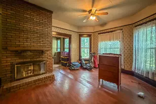 364 E Franklin St, Bement, IL 61813 - Photo 8