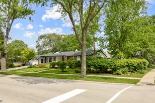298 Peach Tree Ln, Elk Grove Village, IL 60007 - Photo 26
