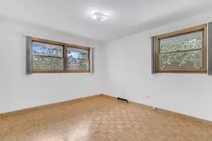 9712 S Kolmar Ave, Oak Lawn, IL 60453 - Photo 12