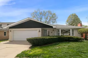 9712 S Kolmar Ave, Oak Lawn, IL 60453 - Photo 1