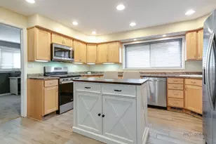 645 Marine Dr, Wauconda, IL 60084 - Photo 10