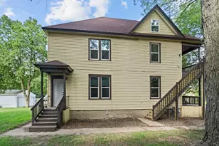 1439 8th Ave, Rockford, IL 61104 - Photo 2