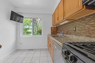 1534 Palmgren Dr, Glenview, IL 60025 - Photo 8