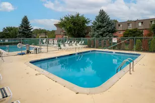 586 Fairway View Dr, Wheeling, IL 60090 - Photo 12