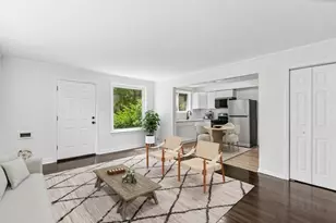 10145 S Bensley Ave, Chicago, IL 60617 - Photo 4