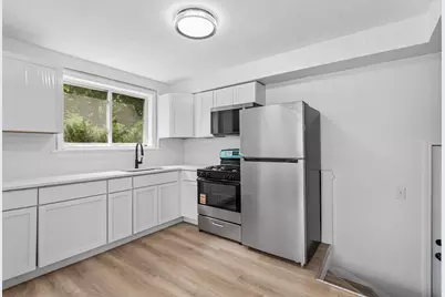 10145 S Bensley Avenue, Chicago, IL 60617 - Photo 6