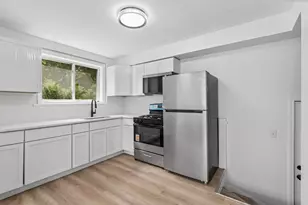 10145 S Bensley Ave, Chicago, IL 60617 - Photo 6