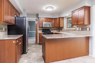 34 Chiswick Cir, Bloomington, IL 61704 - Photo 12