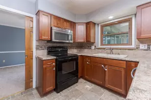 34 Chiswick Cir, Bloomington, IL 61704 - Photo 10