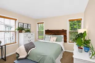 299 Ashbury Ln W, Roselle, IL 60172 - Photo 20