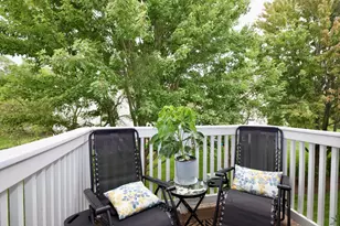 299 Ashbury Ln W, Roselle, IL 60172 - Photo 14