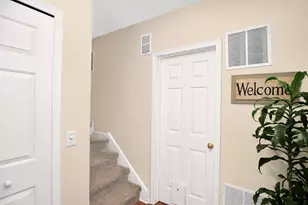 299 Ashbury Ln W, Roselle, IL 60172 - Photo 26