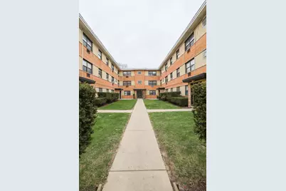 1652 W Pratt Boulevard #2N, Chicago, IL 60626 - Photo 1