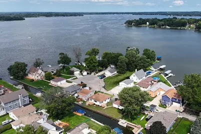 28 Lakeside Lane, Fox Lake, IL 60020 - Photo 2