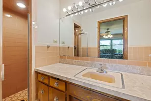 2250 White Oak Dr, Northbrook, IL 60062 - Photo 20