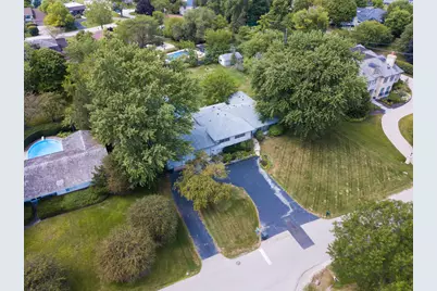2250 White Oak Drive, Northbrook, IL 60062 - Photo 4