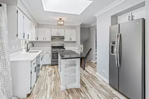 17008 Forest Ave, Oak Forest, IL 60452 - Photo 10