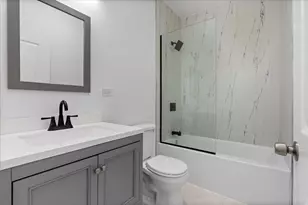 538 N Trumbull Ave, Chicago, IL 60624 - Photo 10