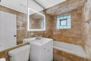 5700 W Montrose Ave, Chicago, IL 60634 - Photo 18