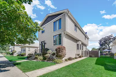 1211 N 11th Avenue, Melrose Park, IL 60160 - Photo 2