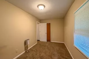 910 Maplepark Dr, Champaign, IL 61821 - Photo 16