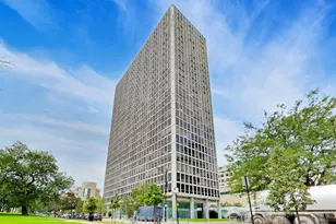 330 W Diversey Pkwy, Chicago, IL 60657 - Photo 1