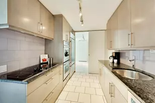 330 W Diversey Pkwy, Chicago, IL 60657 - Photo 8