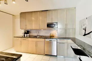 330 W Diversey Pkwy, Chicago, IL 60657 - Photo 6