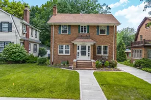 1627 Jackson St, Rockford, IL 61107 - Photo 2