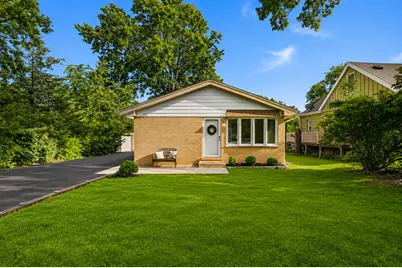 849 E Red Oak Street, Addison, IL 60101 - Photo 1