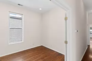 1710 W Erie St, Chicago, IL 60622 - Photo 12