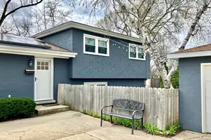 1230 Greenwood Ct, Deerfield, IL 60015 - Photo 2