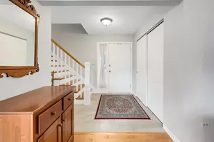 517 Renn Ct, Wheaton, IL 60187 - Photo 2