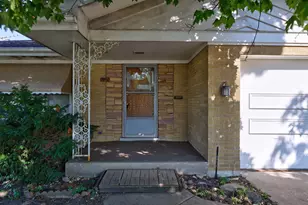 1225 S Cumberland Ave, Park Ridge, IL 60068 - Photo 2